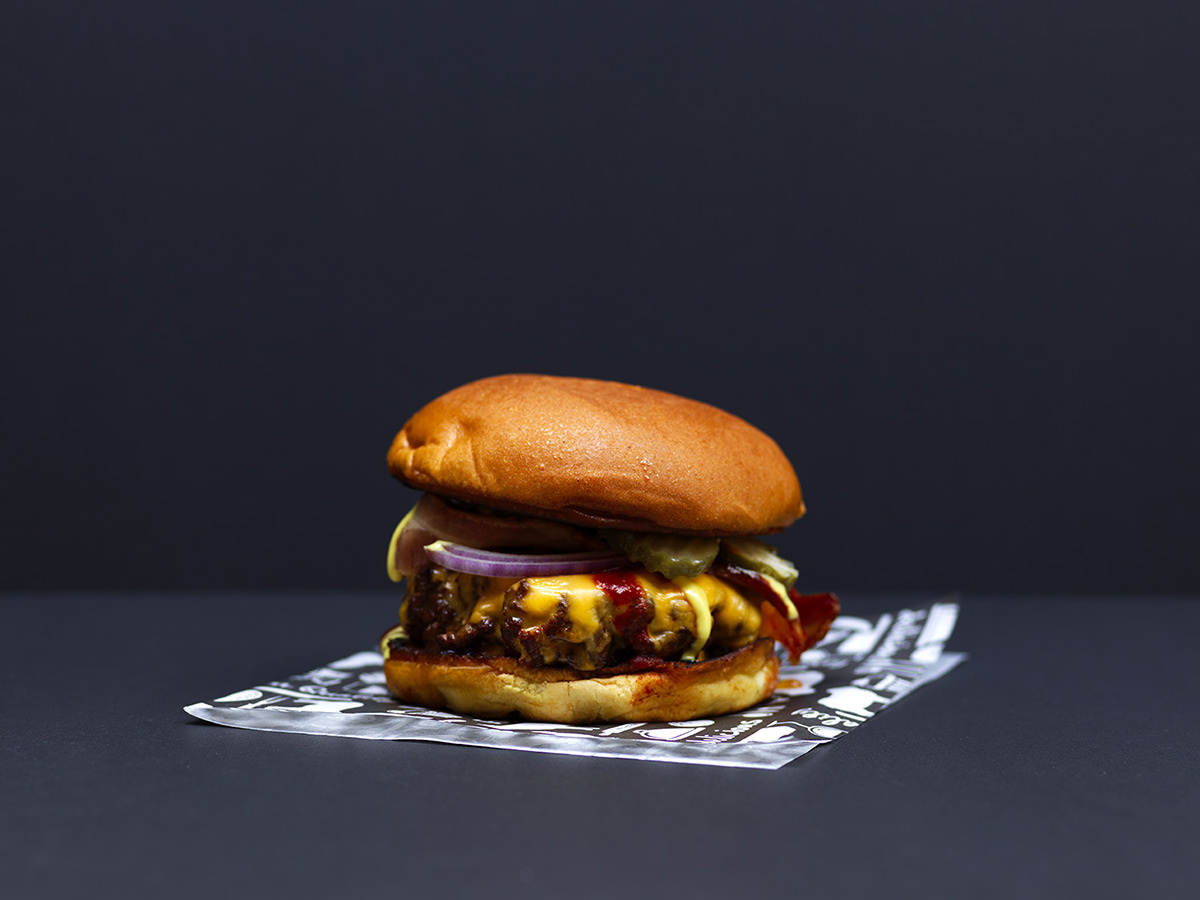 Ellwood Eatery’s American Cheeseburger.